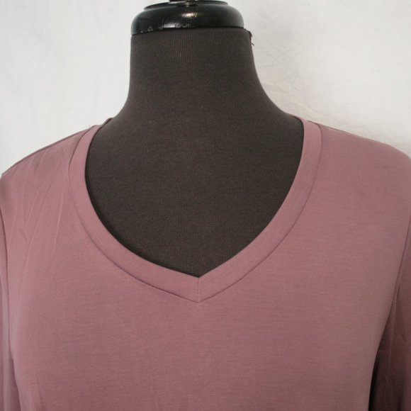 Silky Knit Plum Top - Picture 3 of 5